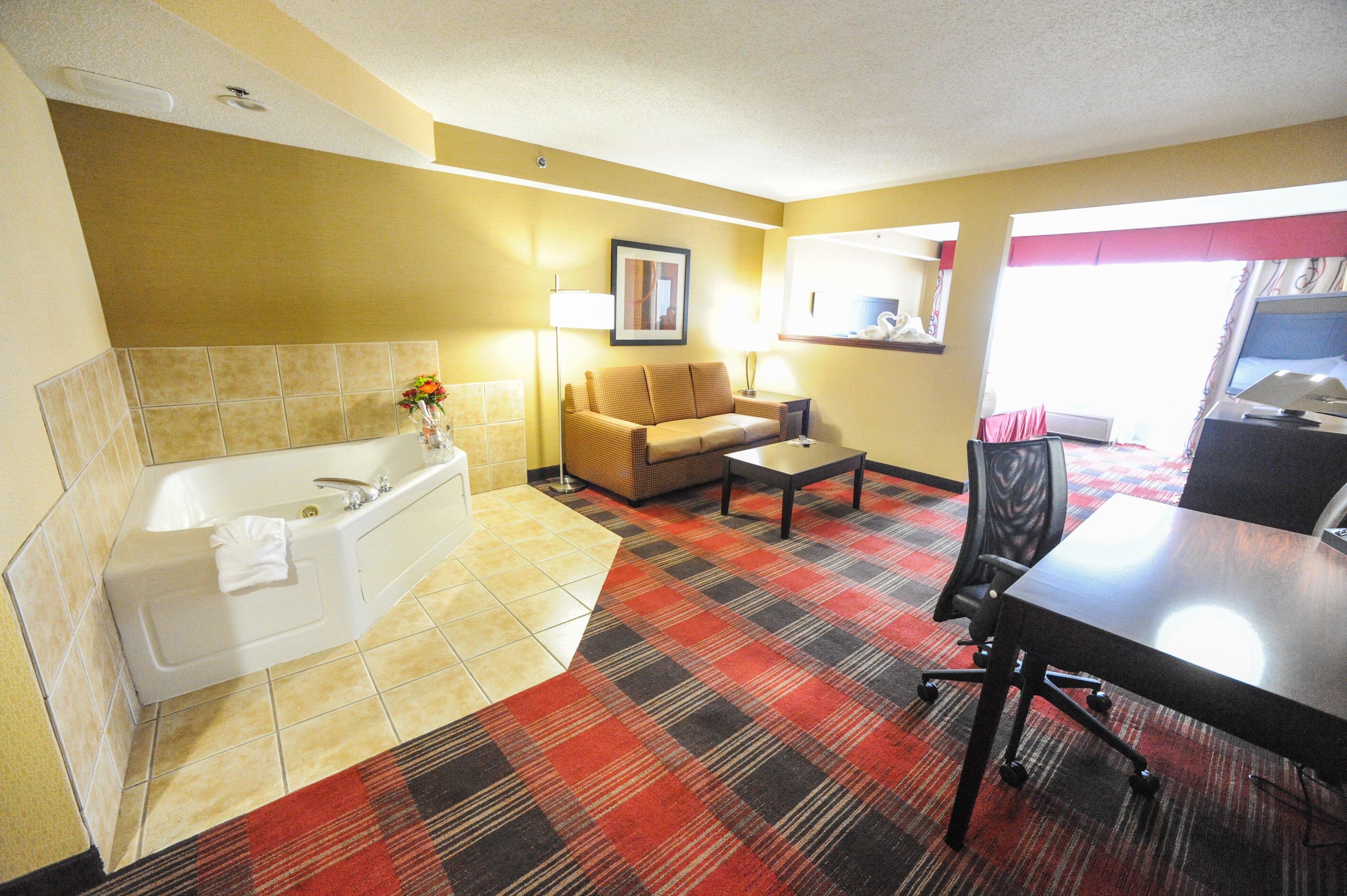 Holiday Inn Express Hotel & Suites Bowling Green By Ihg Exterior photo