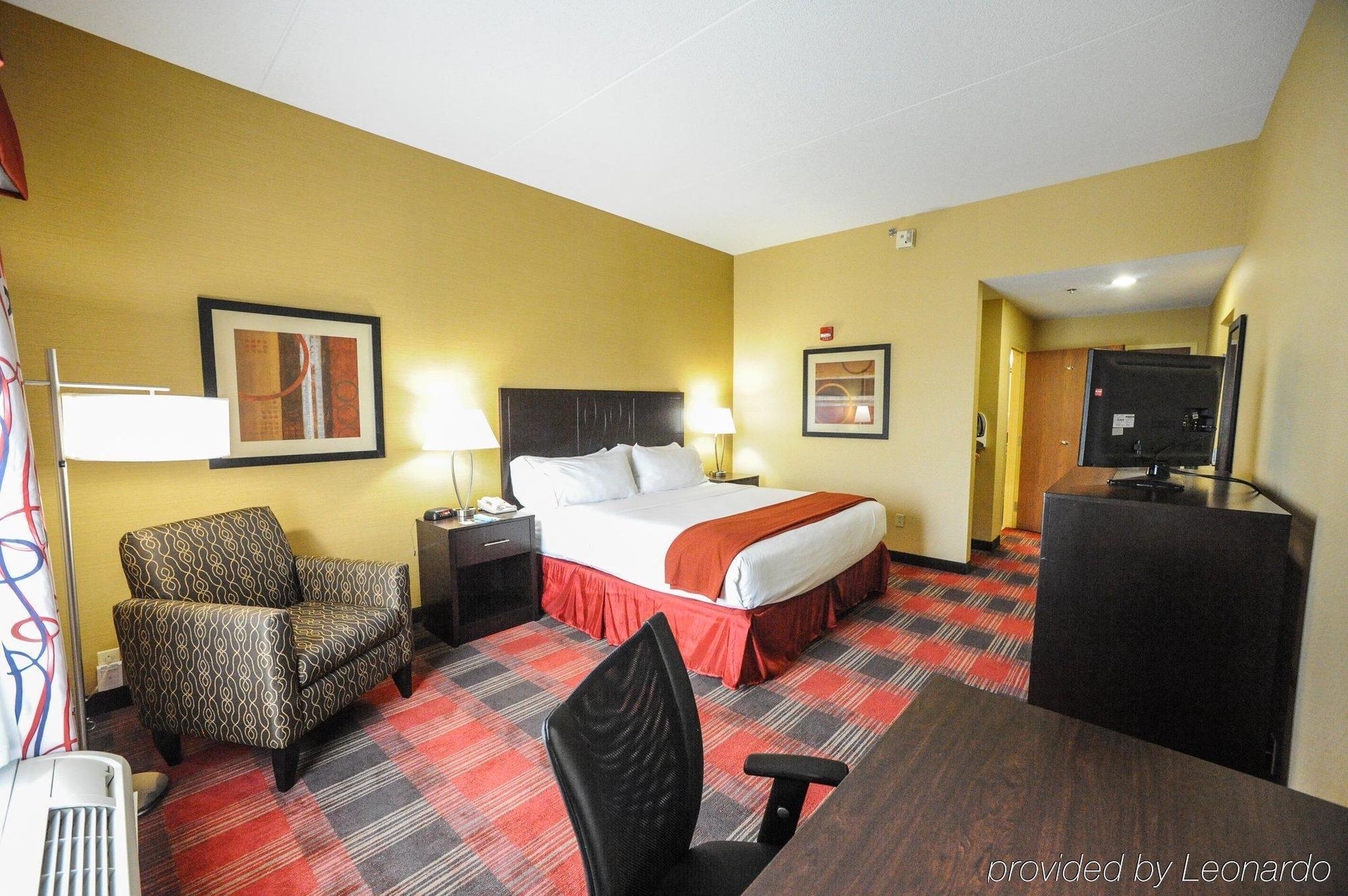 Holiday Inn Express Hotel & Suites Bowling Green By Ihg Exterior photo