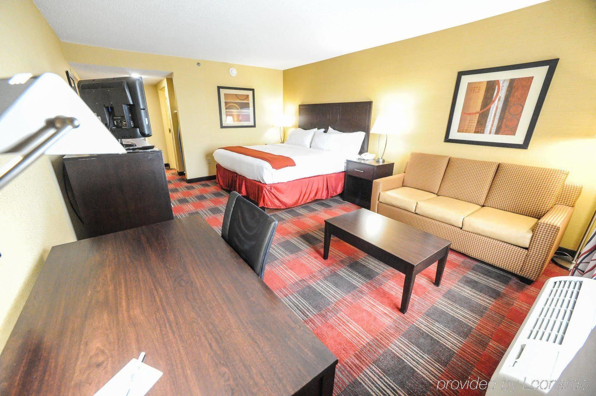 Holiday Inn Express Hotel & Suites Bowling Green By Ihg Exterior photo